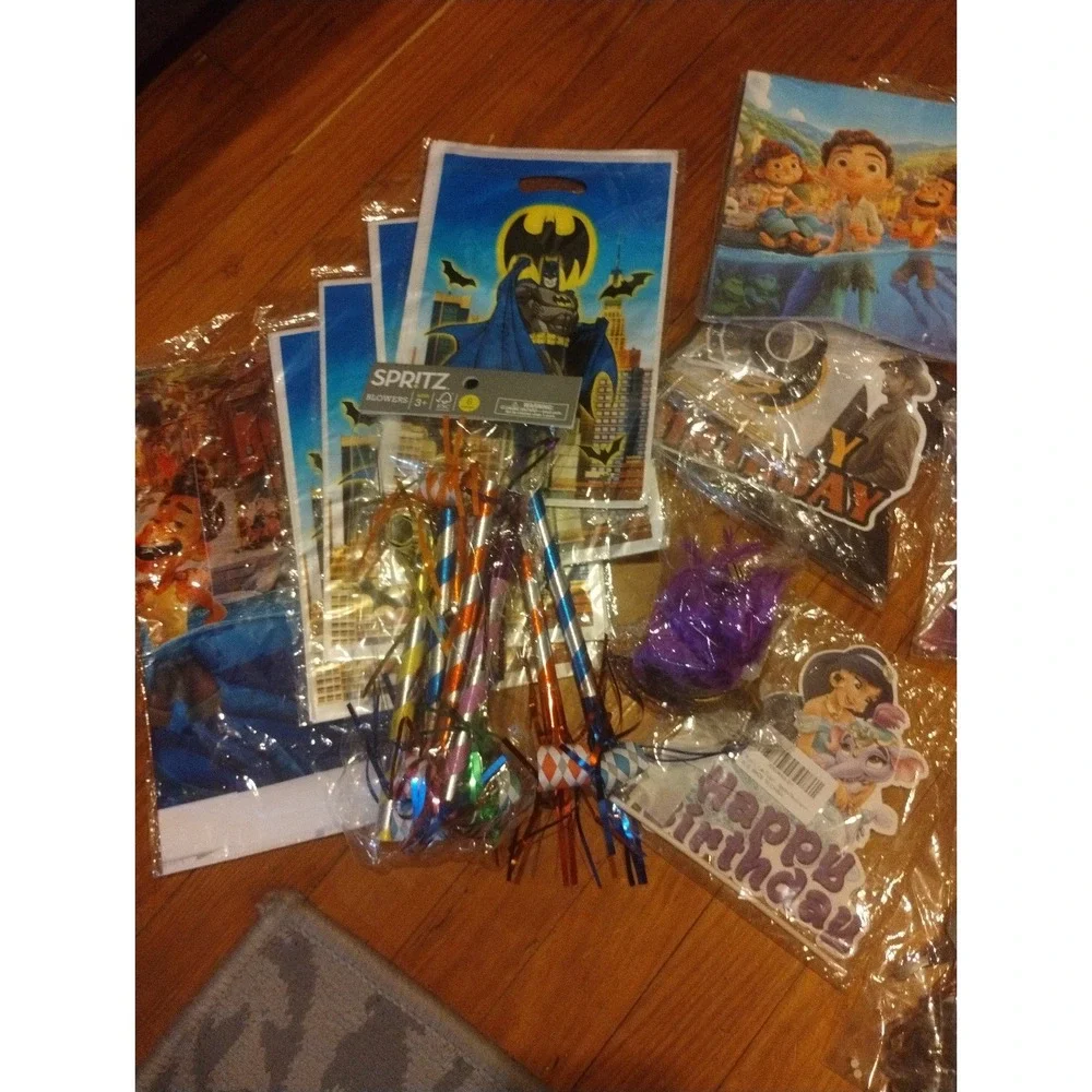 Party‎ decorations and favors